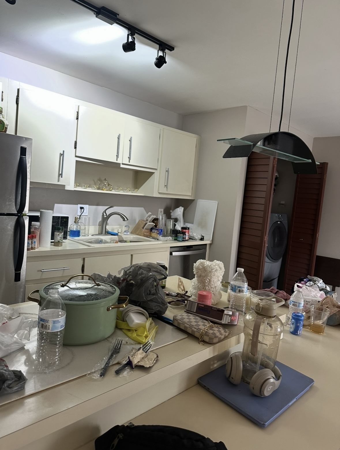 Before - Kitchen before Scent-Sational Cleaning
